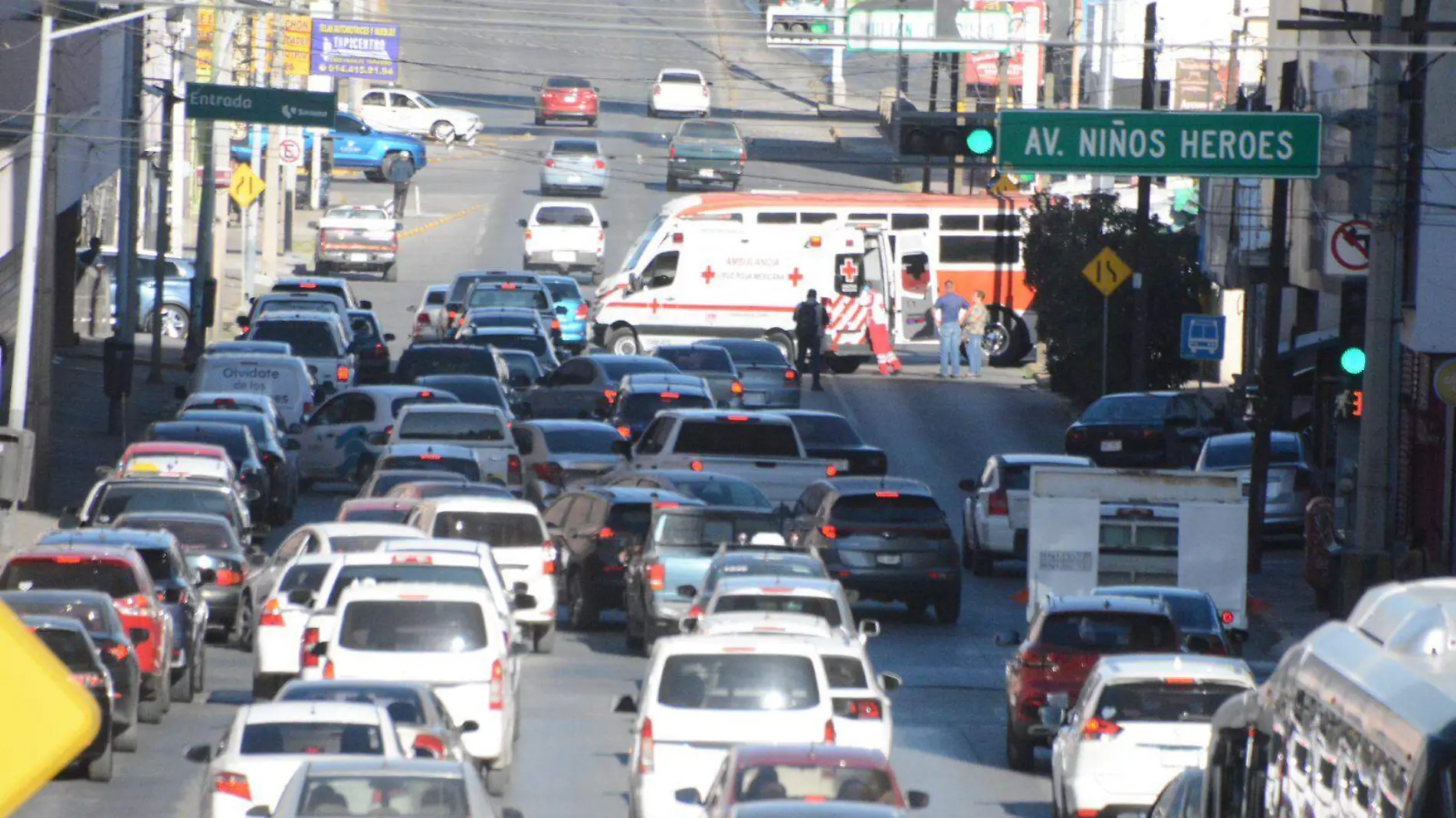 tráfico congestionamiento vial choque accidente 